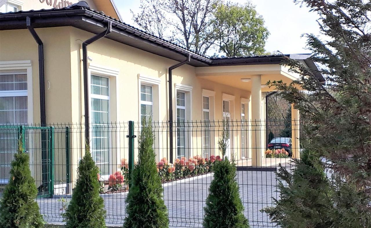 Zajazd Podzamcze Falkow Esterno foto